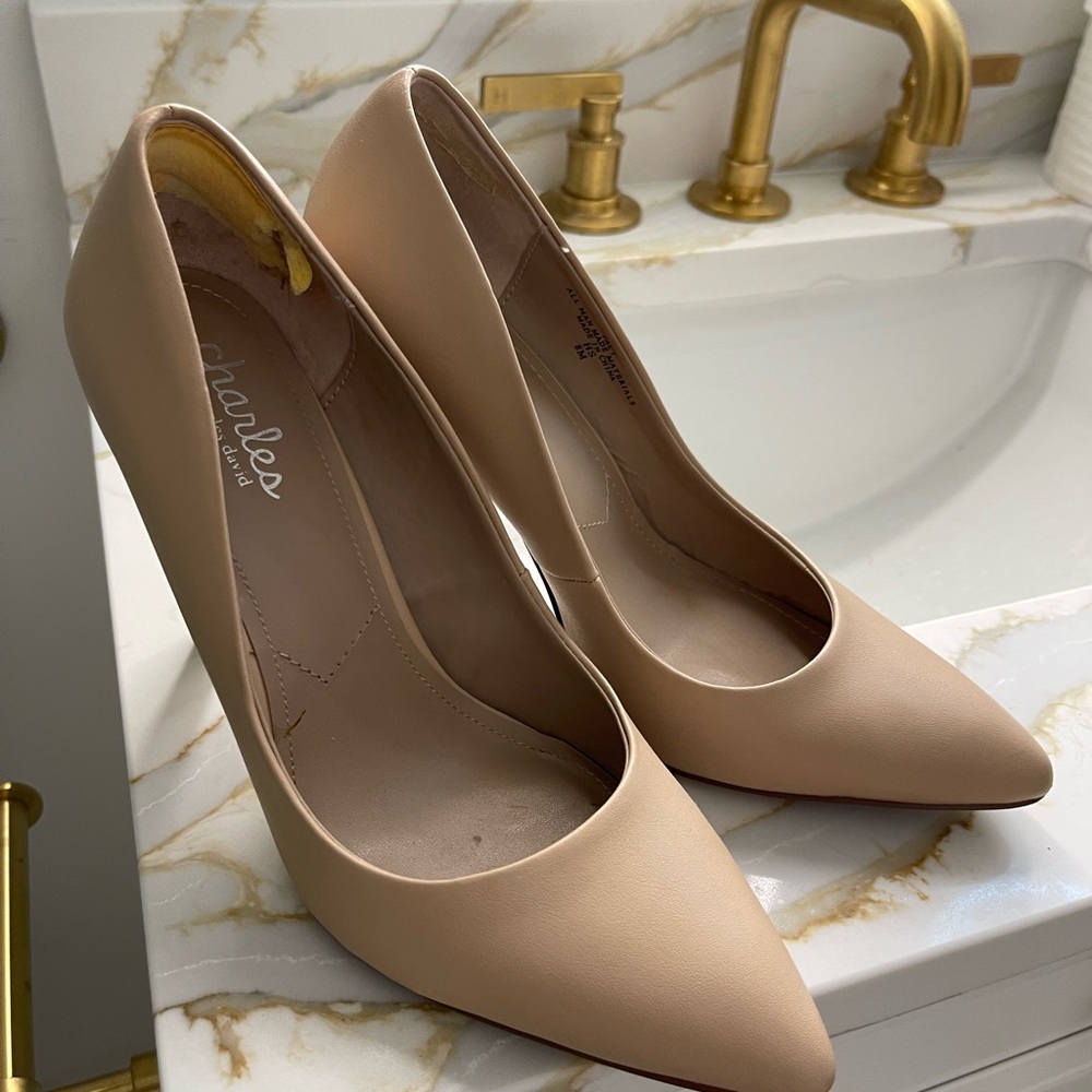 Women's Tan Pumps